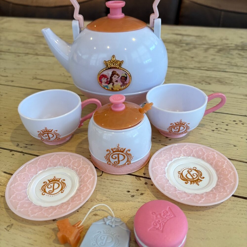 Disney Princess Style Collection Sweet Stylin' Tea Set - Picture 2 of 12